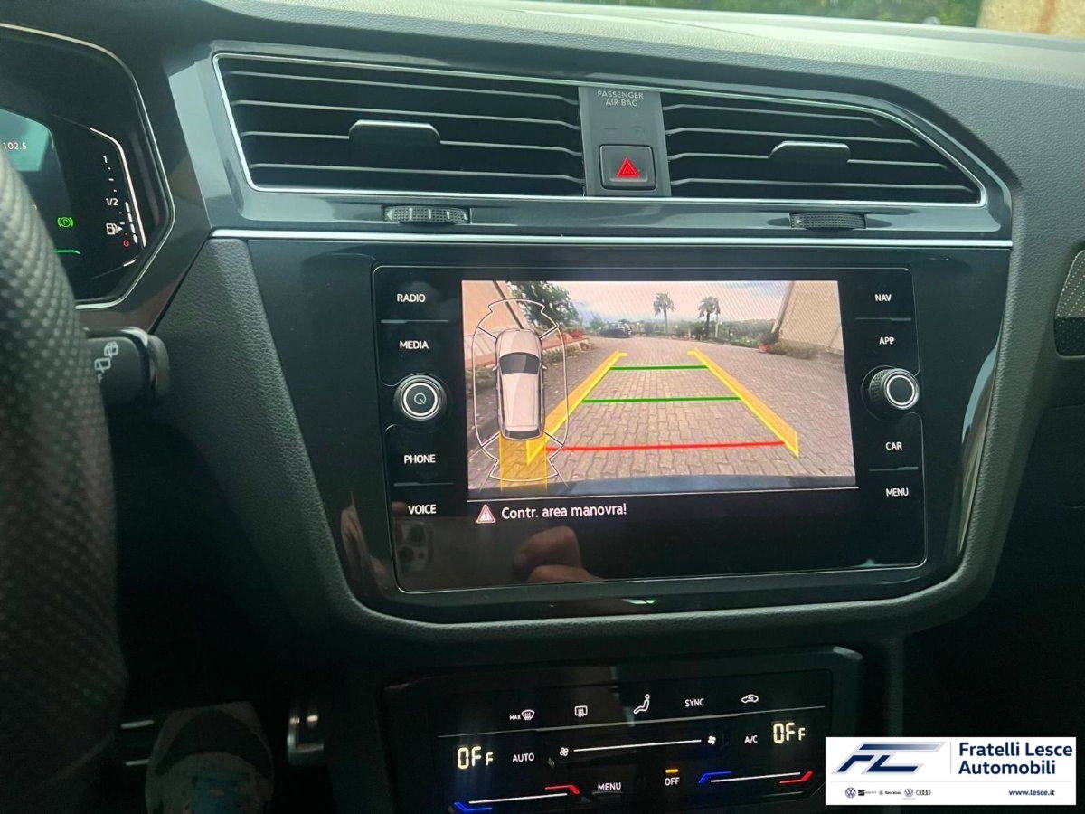 Volkswagen Tiguan 2.0 TDI 150 CV SCR DSG 4MOTION R-Line (15)