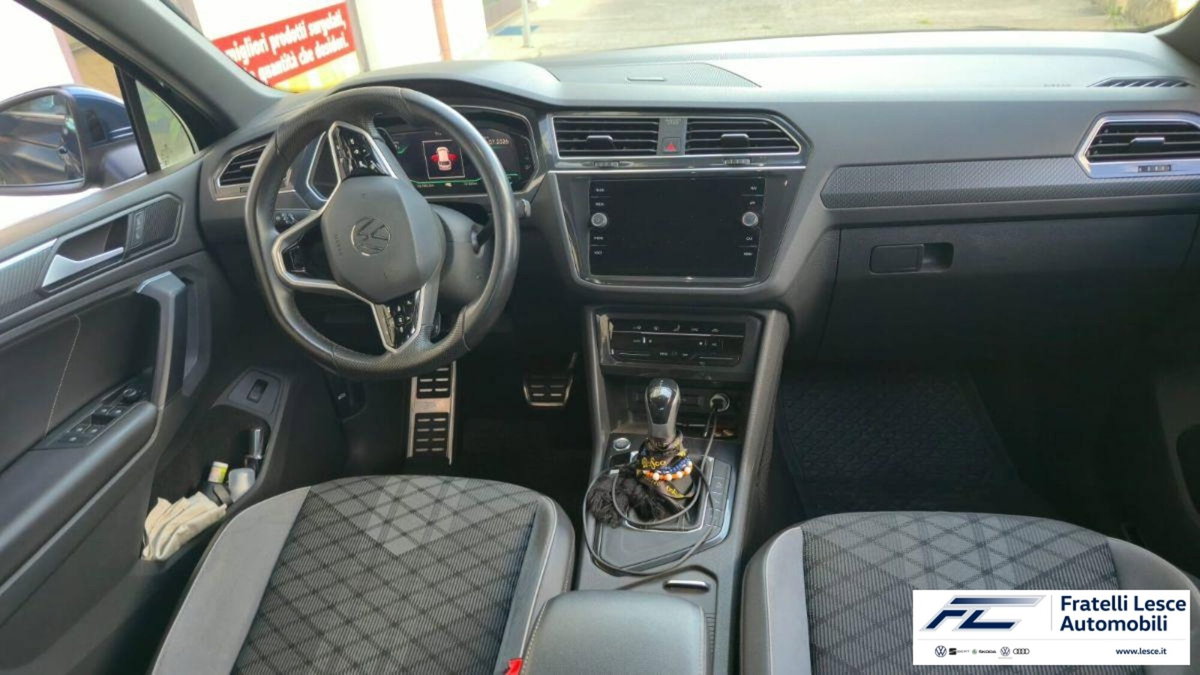 Volkswagen Tiguan 2.0 TDI 150 CV SCR DSG 4MOTION R-Line (3)