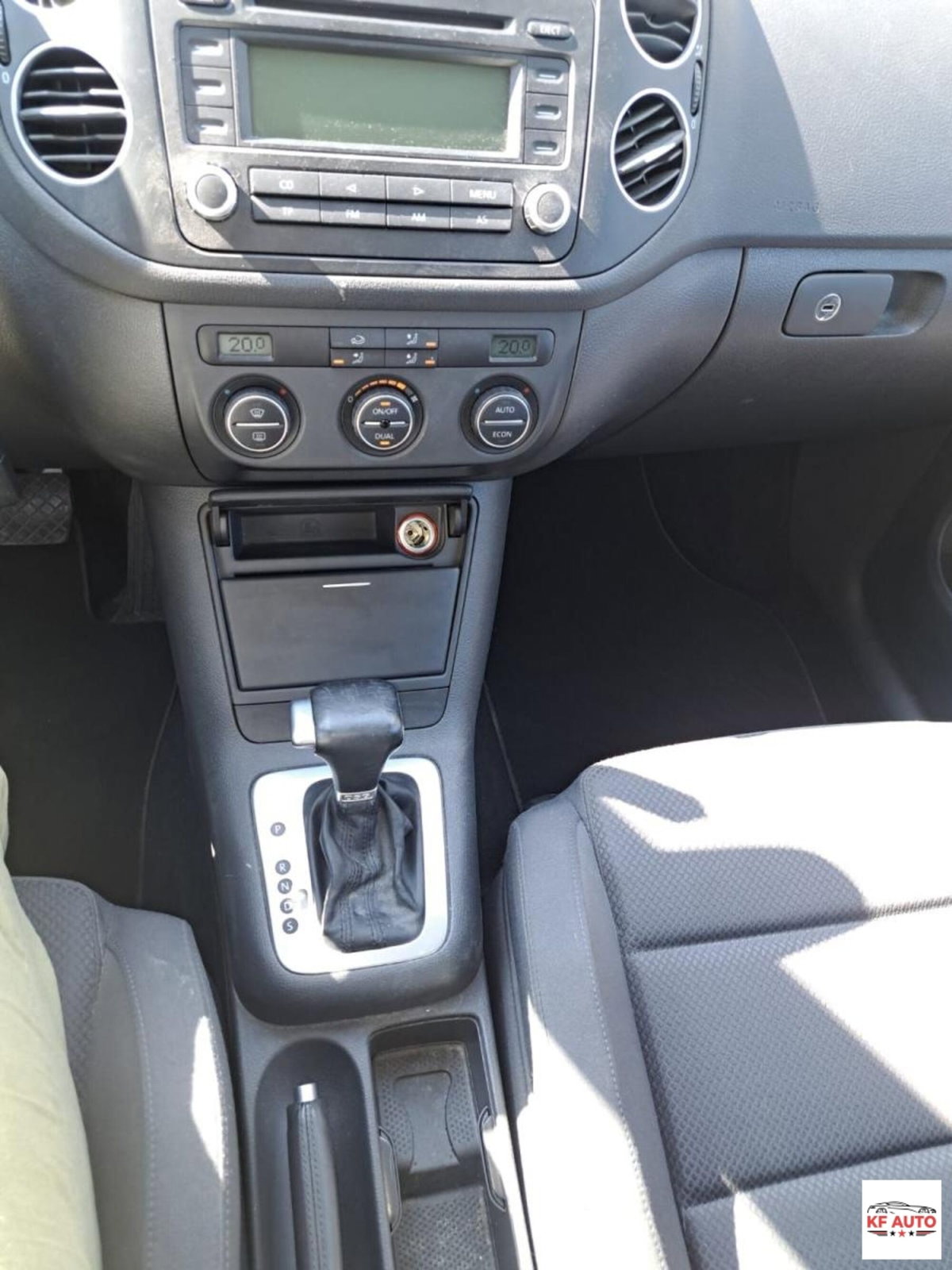 Volkswagen Golf Plus 2.0 16V TDI DSG Sportline (13)