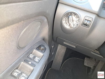 Volkswagen Golf Plus 2.0 16V TDI DSG Sportline (14)