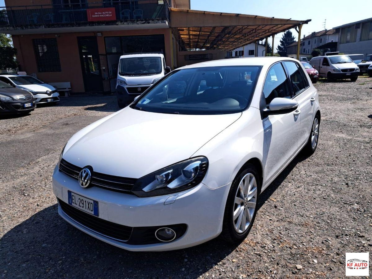 Volkswagen Golf 1.6 TDI DPF 5p. Highline (2)