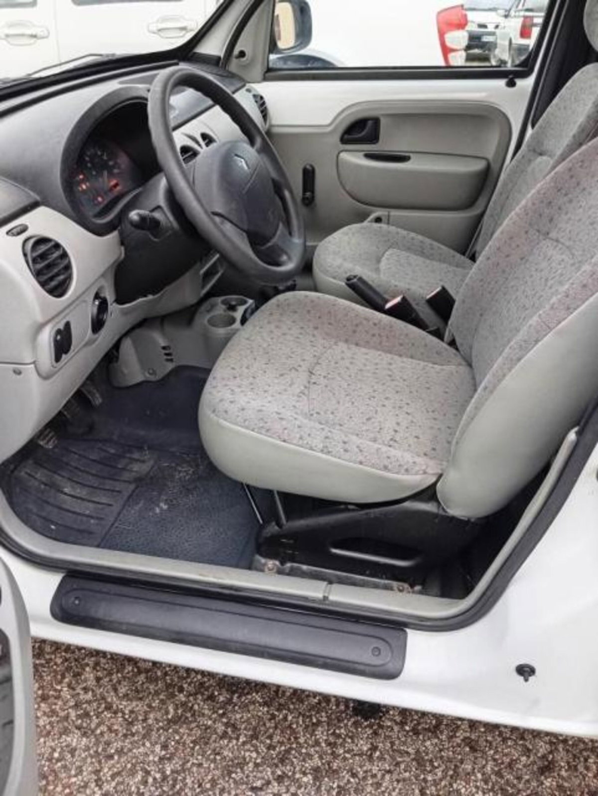 Renault Kangoo 1.5 dCi 115CV Van (9)