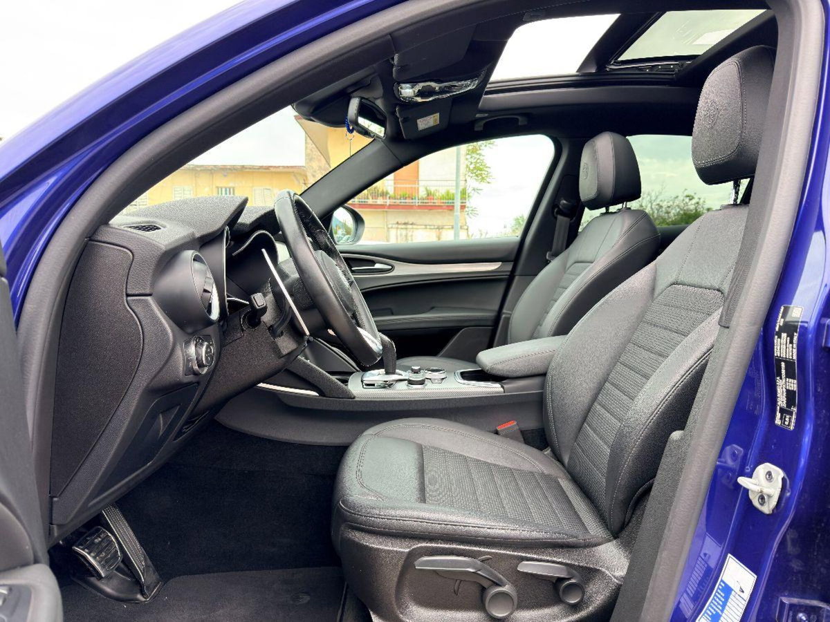 Alfa Romeo Stelvio 2.2 t Sprint Q4 210cv auto (12)