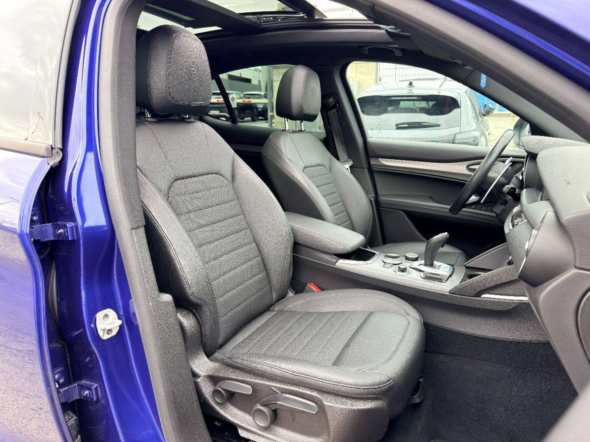 Alfa Romeo Stelvio 2.2 t Sprint Q4 210cv auto (17)