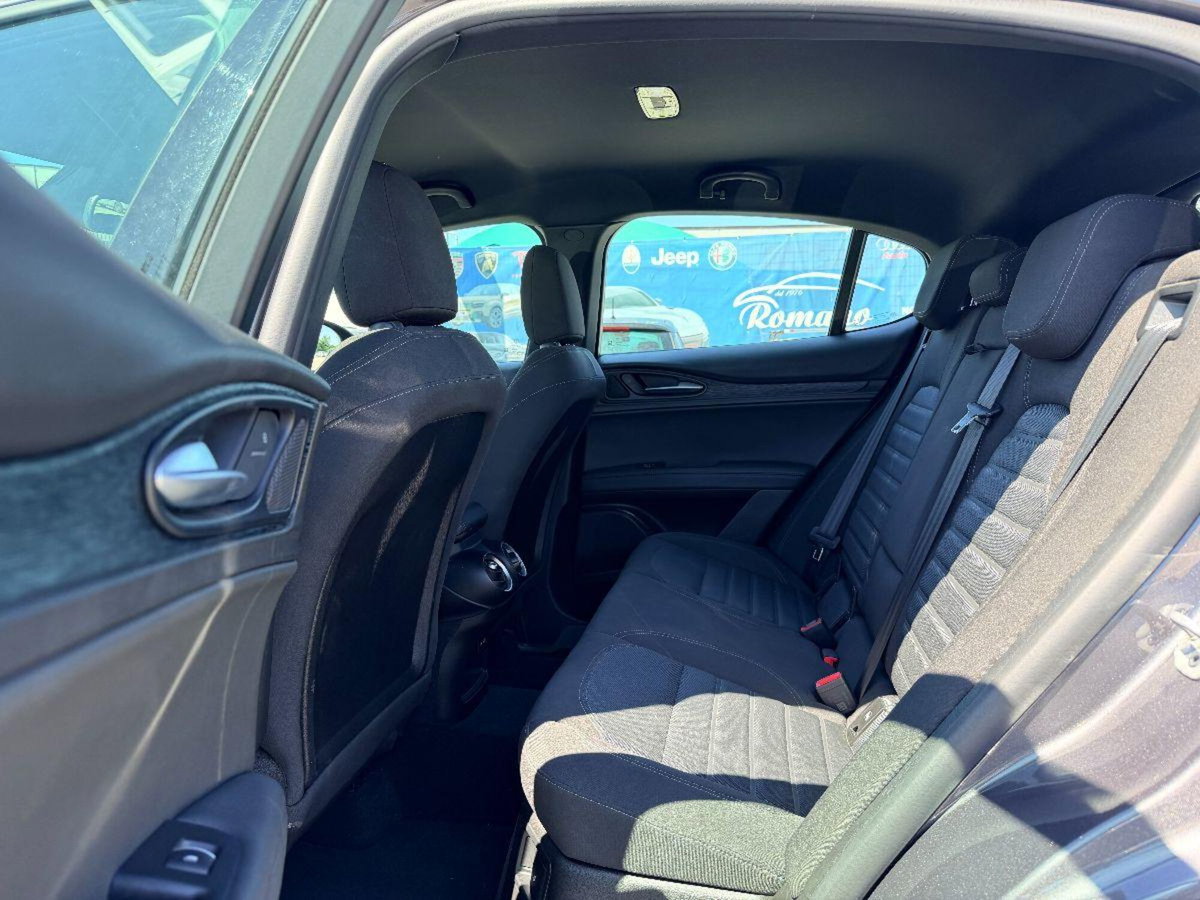 Alfa Romeo Stelvio 2.2 t Veloce rwd 160cv auto (9)