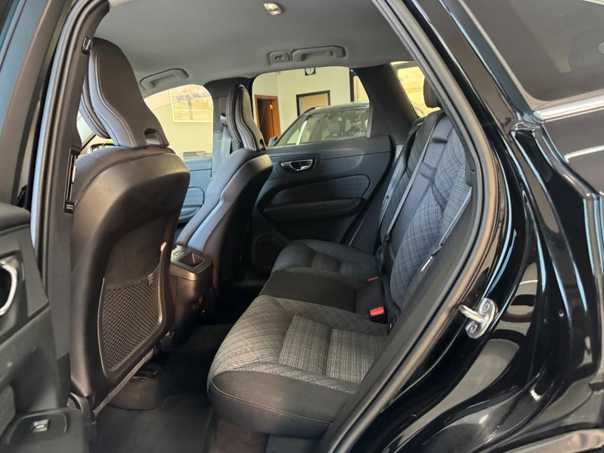 Volvo XC60 B4 automatico Core (20)
