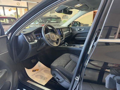 Volvo XC60 B4 automatico Core (8)