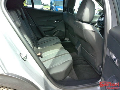 Peugeot 2008 PureTech 100 S&S Allure (11)