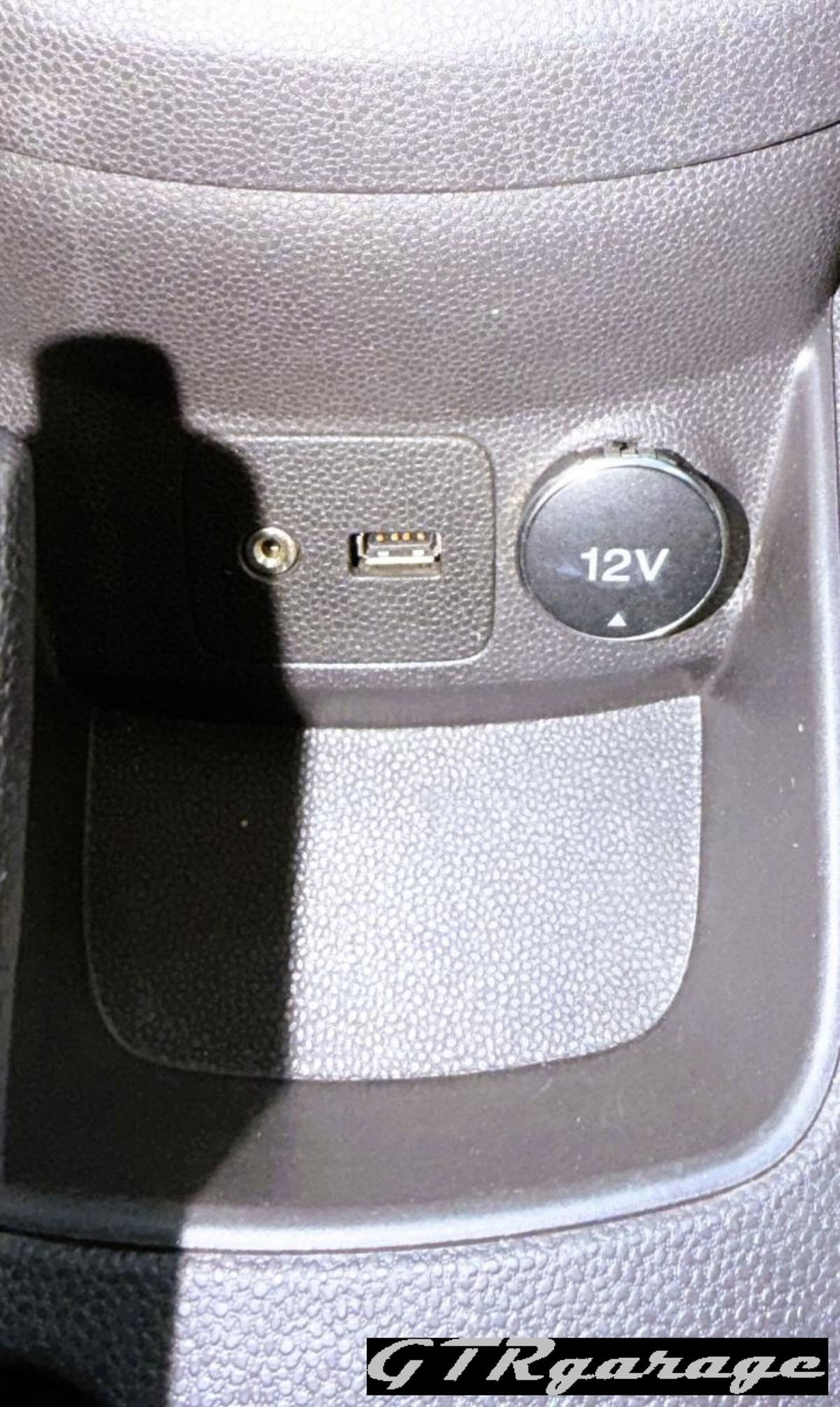 Ford Fiesta Plus 1.5 TDCi 75CV 5 porte (10)