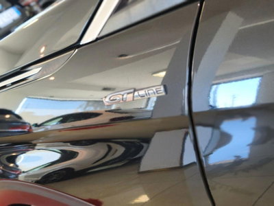 Peugeot 3008 BlueHDi 120 S&S EAT6 GT Line (8)