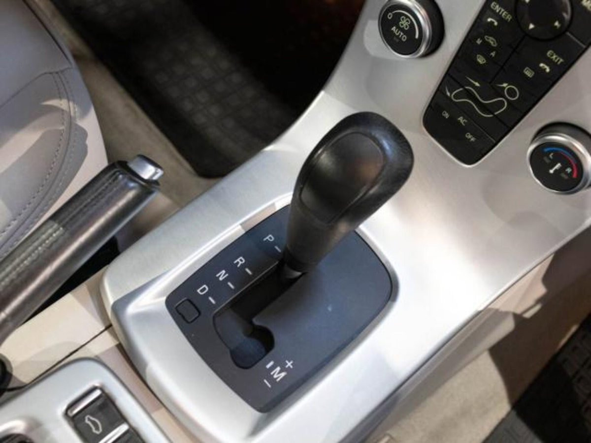 Volvo C70 D3 Geartronic Summum (14)