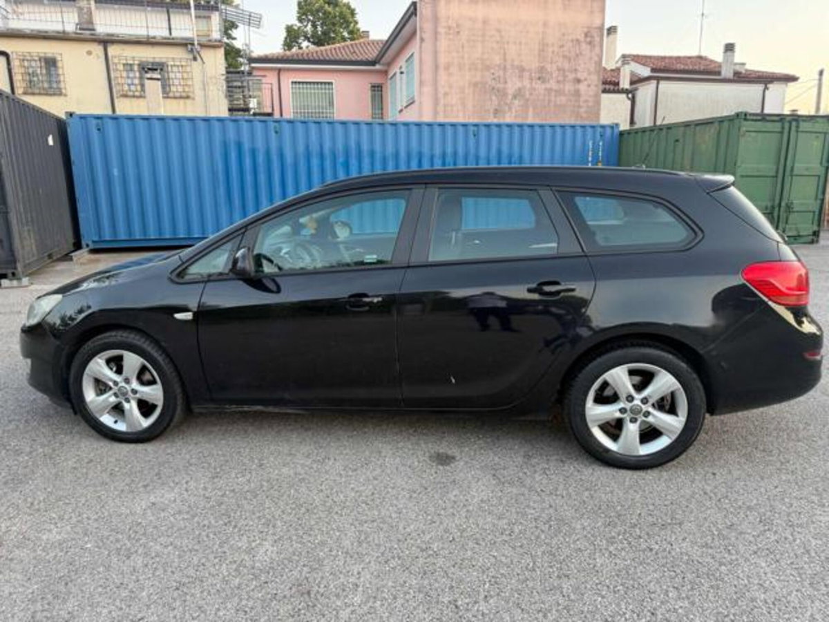 Opel Astra Station Wagon 1.7 CDTI 110CV Sports Cosmo (12)