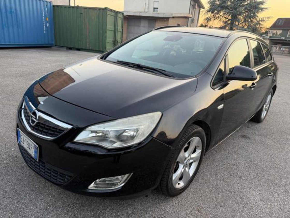 Opel Astra Station Wagon 1.7 CDTI 110CV Sports Cosmo (16)