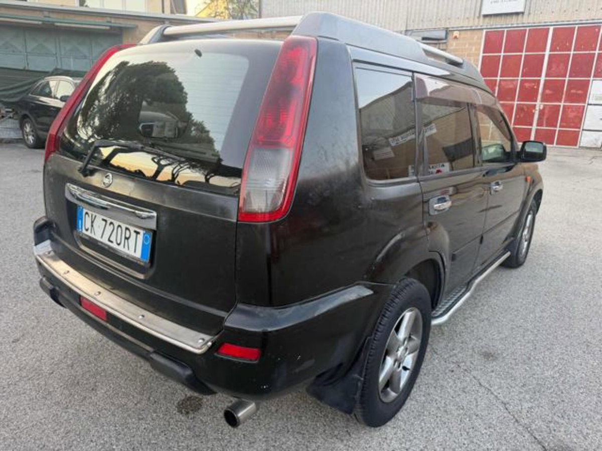 Nissan X-Trail 2.2 TD Di Adventure (12)
