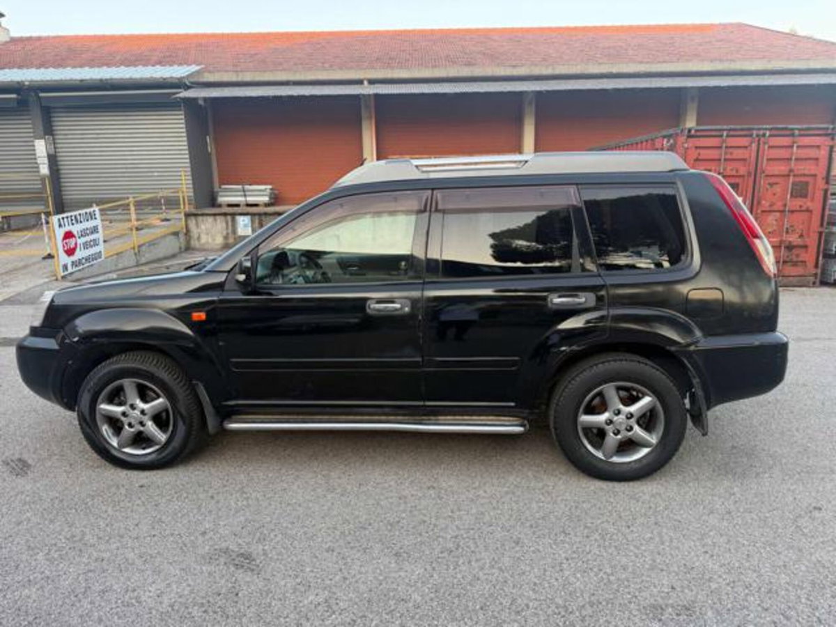 Nissan X-Trail 2.2 TD Di Adventure (15)