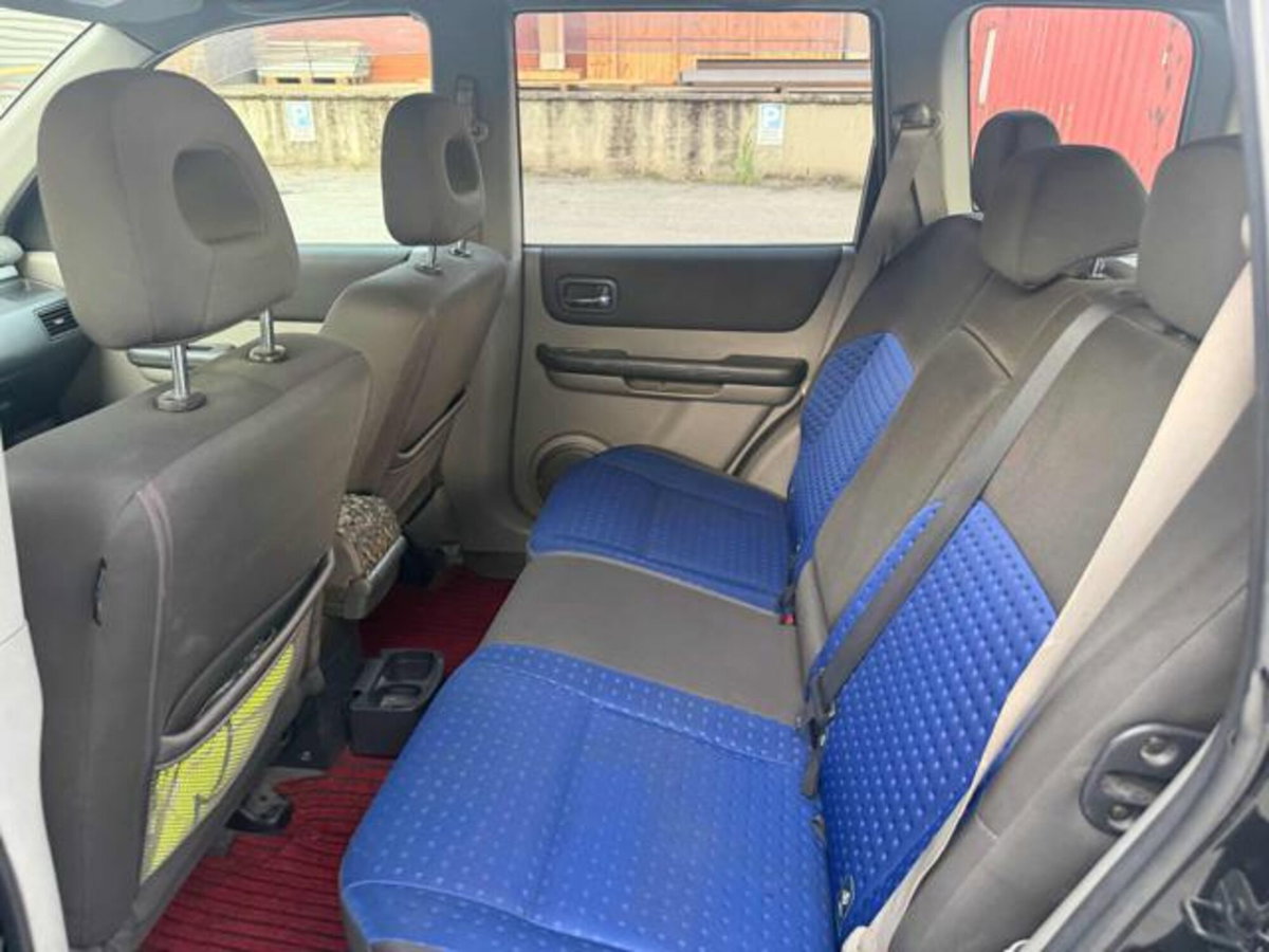 Nissan X-Trail 2.2 TD Di Adventure (20)