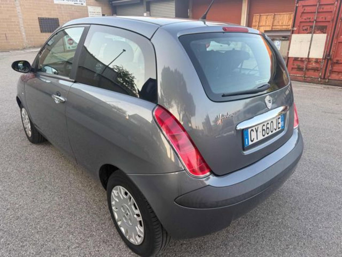 Lancia Ypsilon 1.2 (8)