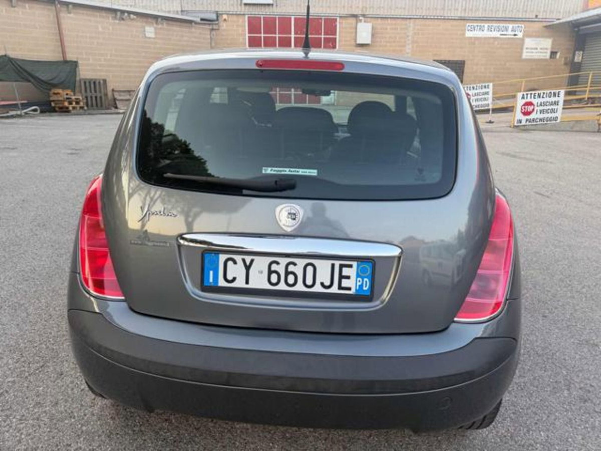 Lancia Ypsilon 1.2 (9)