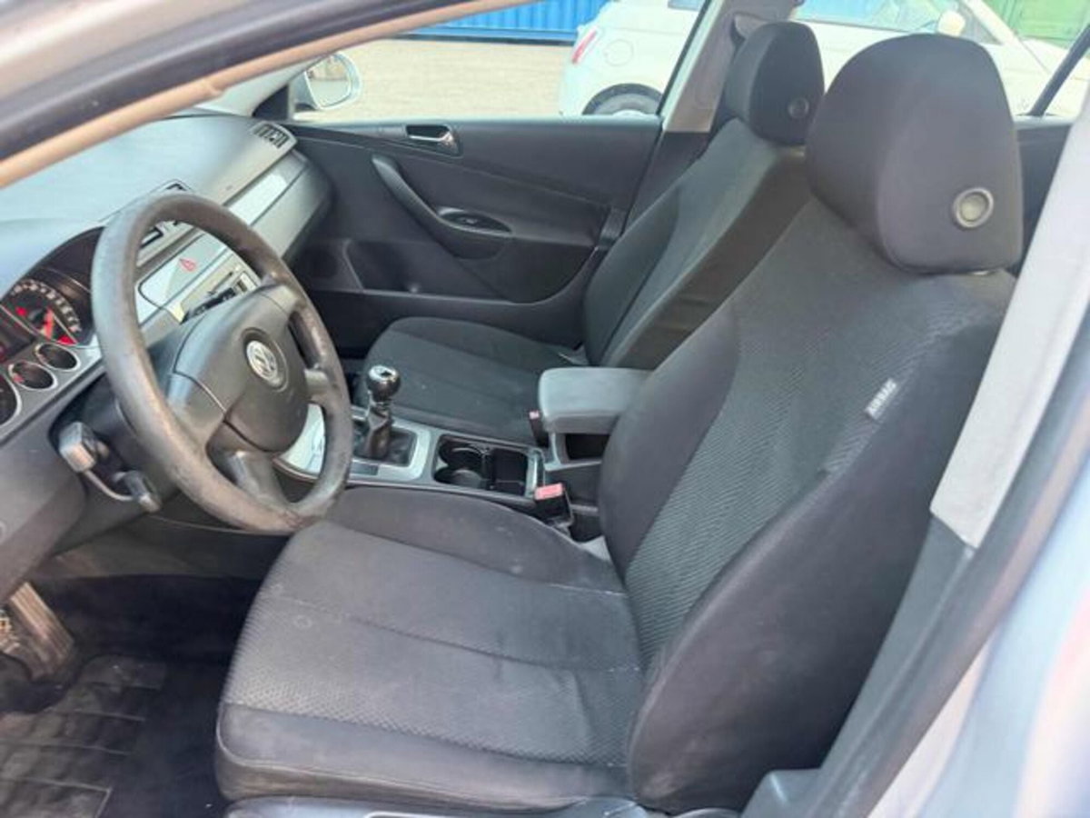 Volkswagen Passat 1.9 TDI/105CV DPF BlueMotion (12)