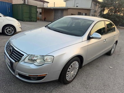 Volkswagen Passat 1.9 TDI/105CV DPF BlueMotion (14)
