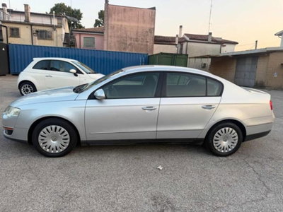 Volkswagen Passat 1.9 TDI/105CV DPF BlueMotion (18)