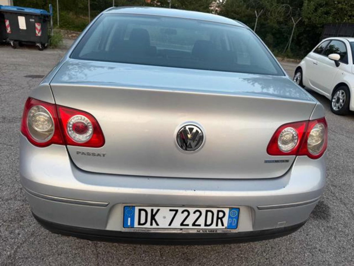 Volkswagen Passat 1.9 TDI/105CV DPF BlueMotion (20)