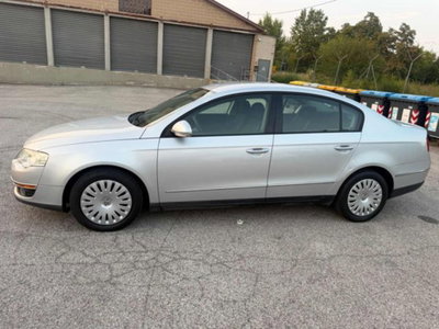 Volkswagen Passat 1.9 TDI/105CV DPF BlueMotion (6)