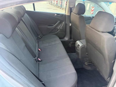 Volkswagen Passat 1.9 TDI/105CV DPF BlueMotion (8)