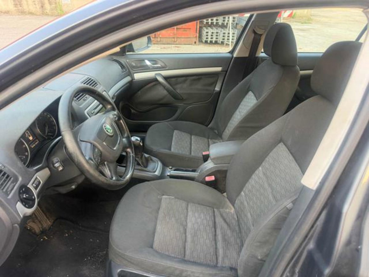 Skoda Octavia Station Wagon 1.6 Wagon Ambition GPLine (14)
