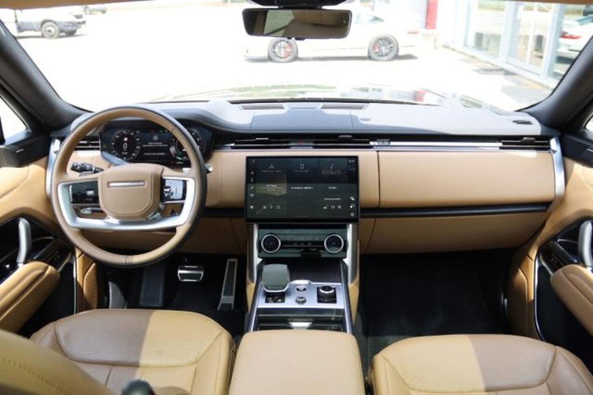Land Rover Range Rover 3.0 I6 HSE LWB (11)