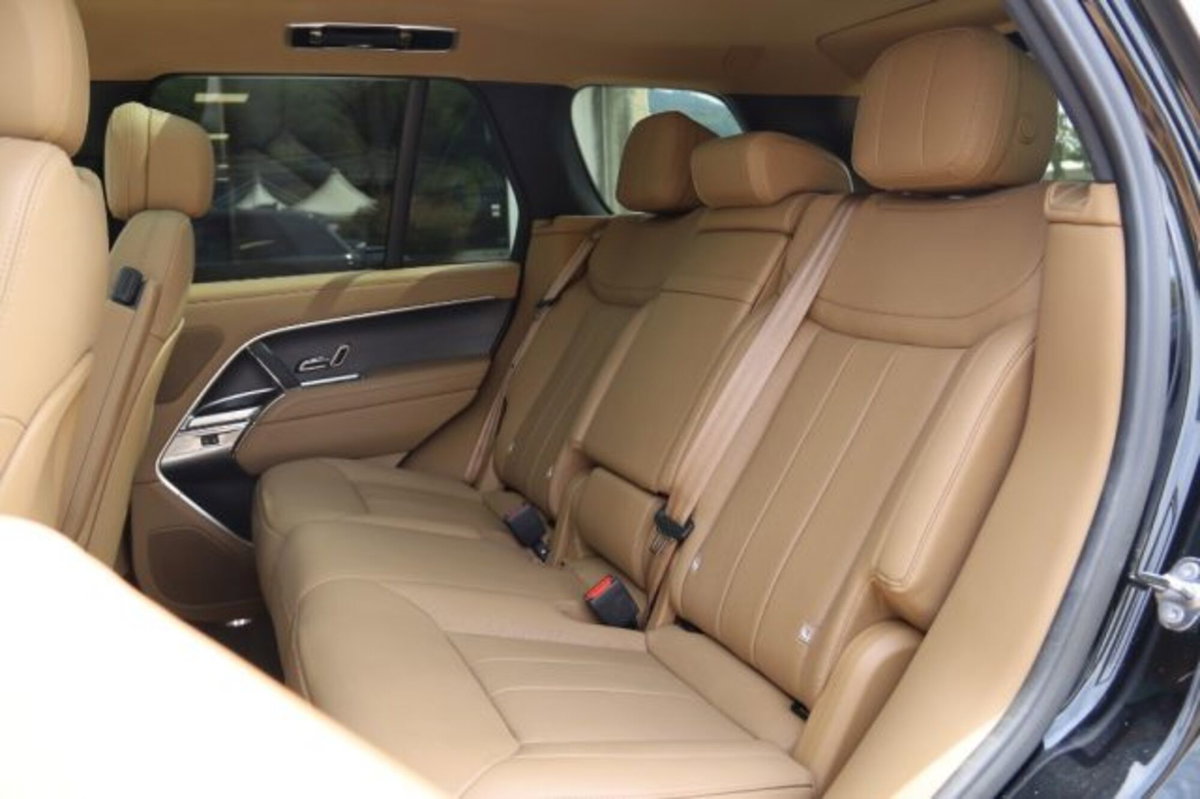 Land Rover Range Rover 3.0 I6 HSE LWB (12)