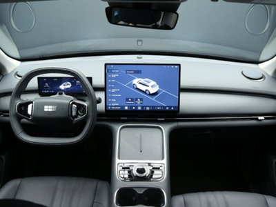 Geely Starray Starray EM-i 1.5 phev Pro auto (12)