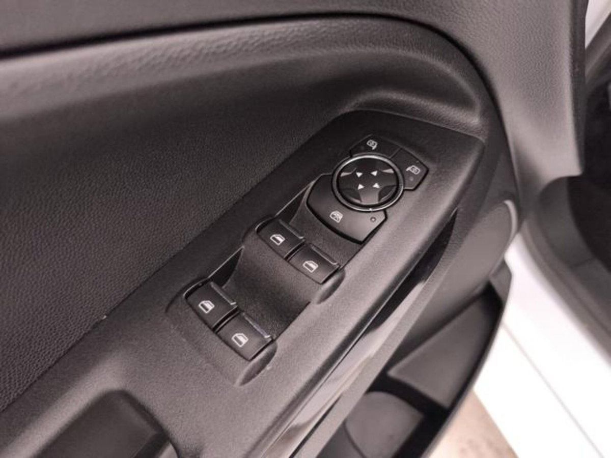 Ford EcoSport 1.0 EcoBoost 125 CV Start&Stop ST-Line Design (18)