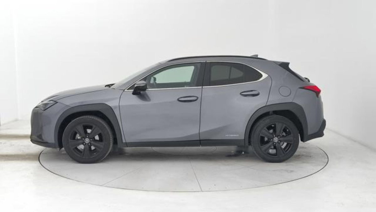 Lexus UX Hybrid Midnight Edition (2)