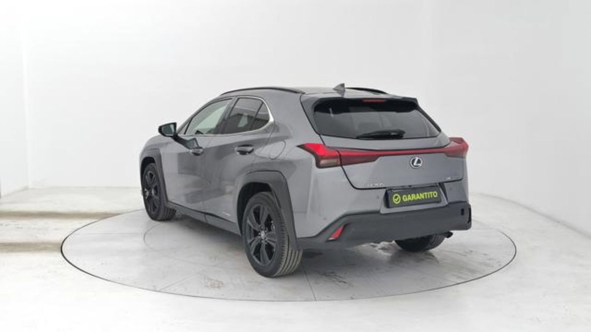 Lexus UX Hybrid Midnight Edition (3)