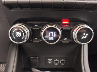 Renault Captur Full Hybrid E-Tech 145 CV Techno Fast Track (18)