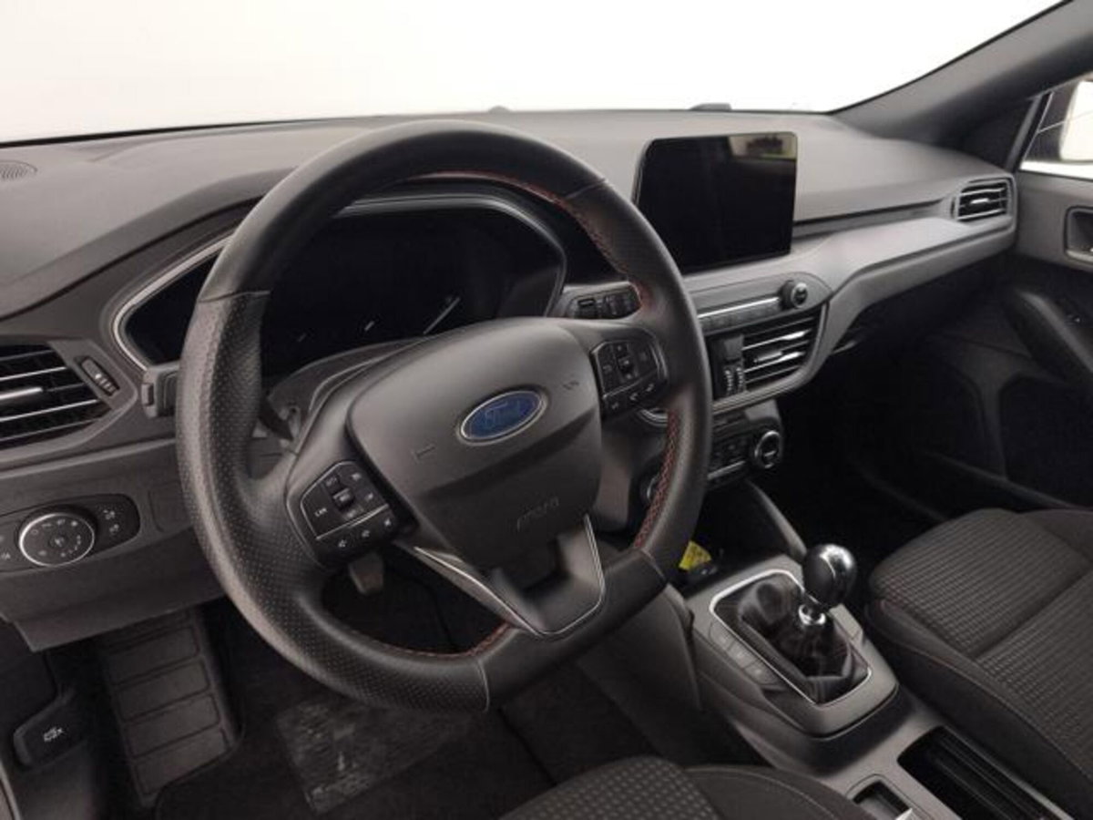 Ford Focus 1.0t ecoboost h ST-Line X 125cv (10)