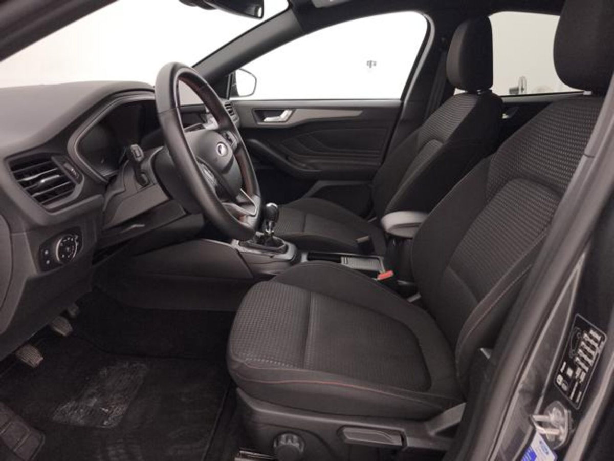 Ford Focus 1.0t ecoboost h ST-Line X 125cv (11)