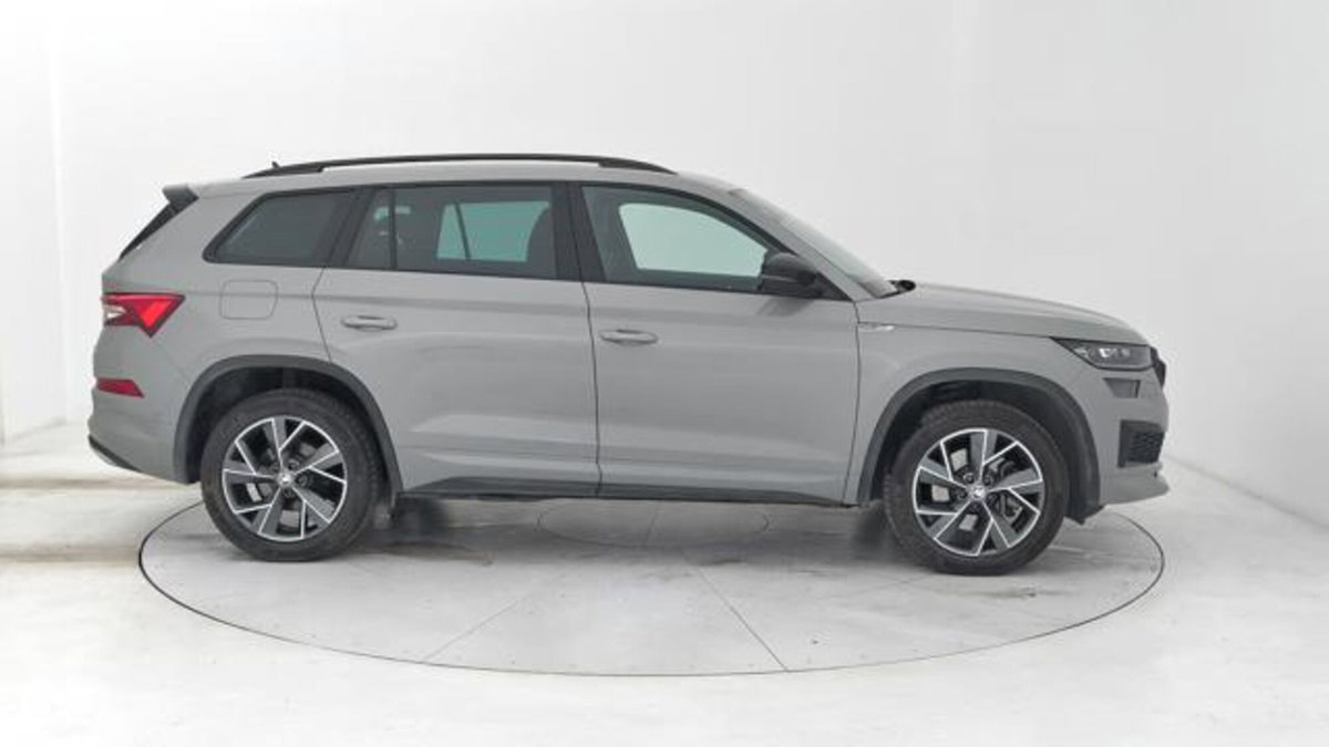 Skoda Kodiaq 2.0 TDI EVO SCR 200 CV 4x4 DSG SportLine (6)