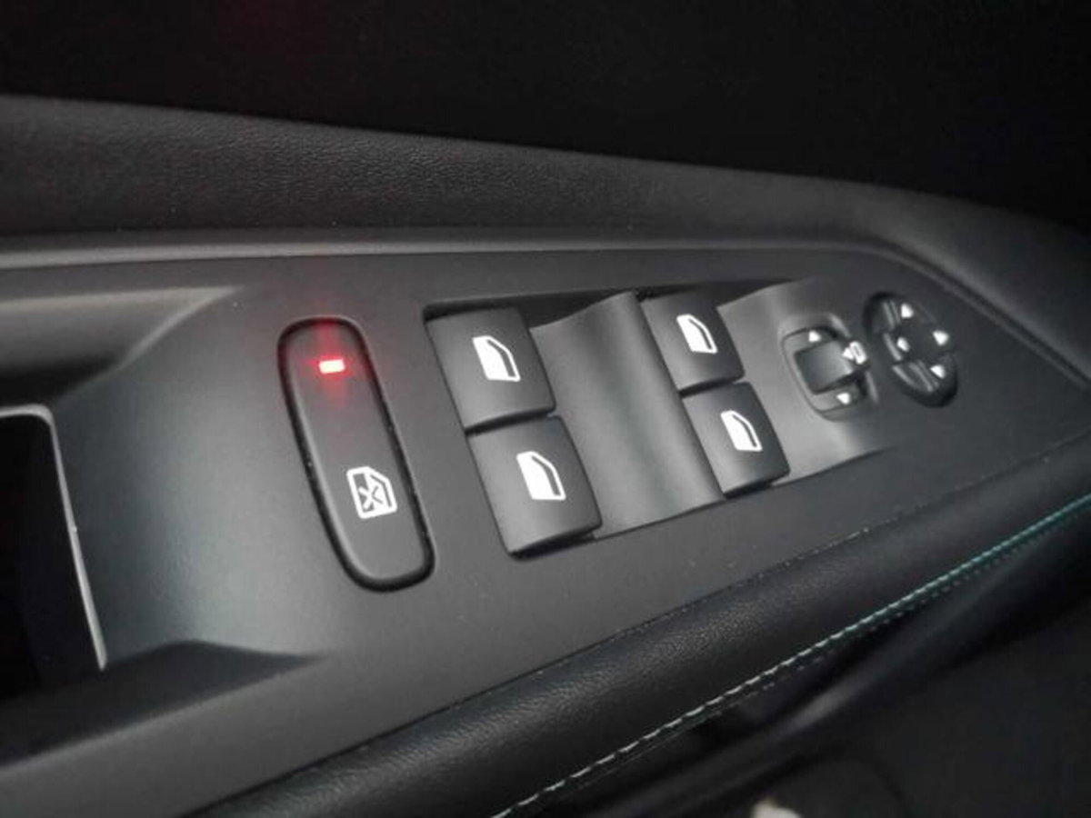 Peugeot 3008 BlueHDi 130 S&S Allure (12)