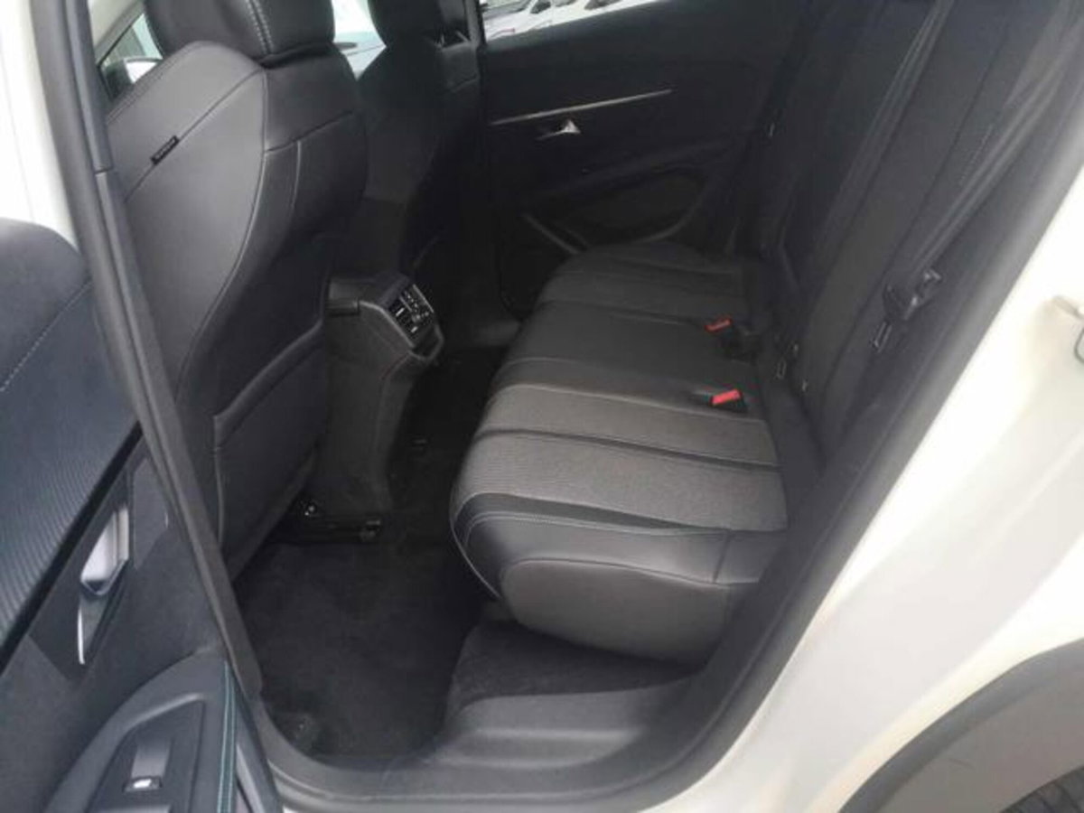 Peugeot 3008 BlueHDi 130 S&S Allure (13)