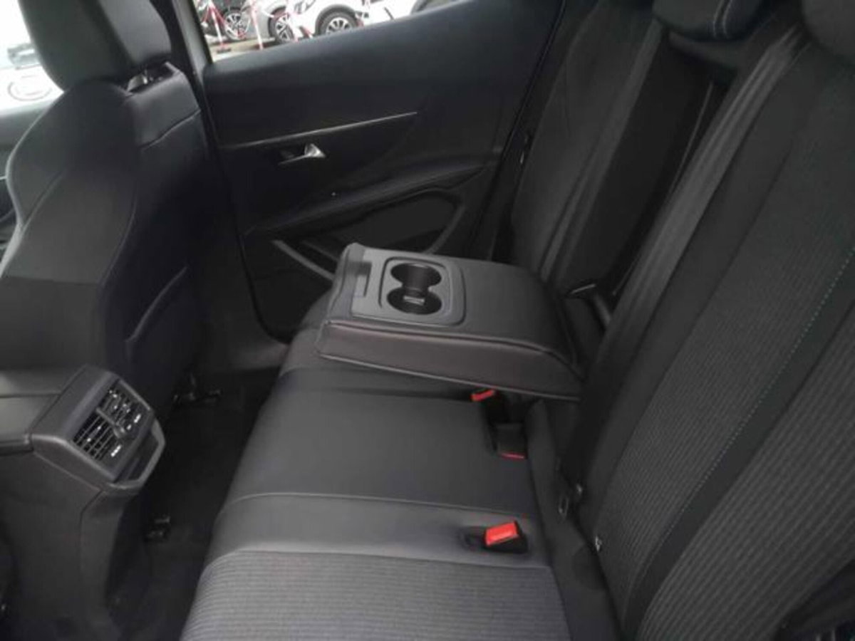 Peugeot 3008 BlueHDi 130 S&S Allure (9)