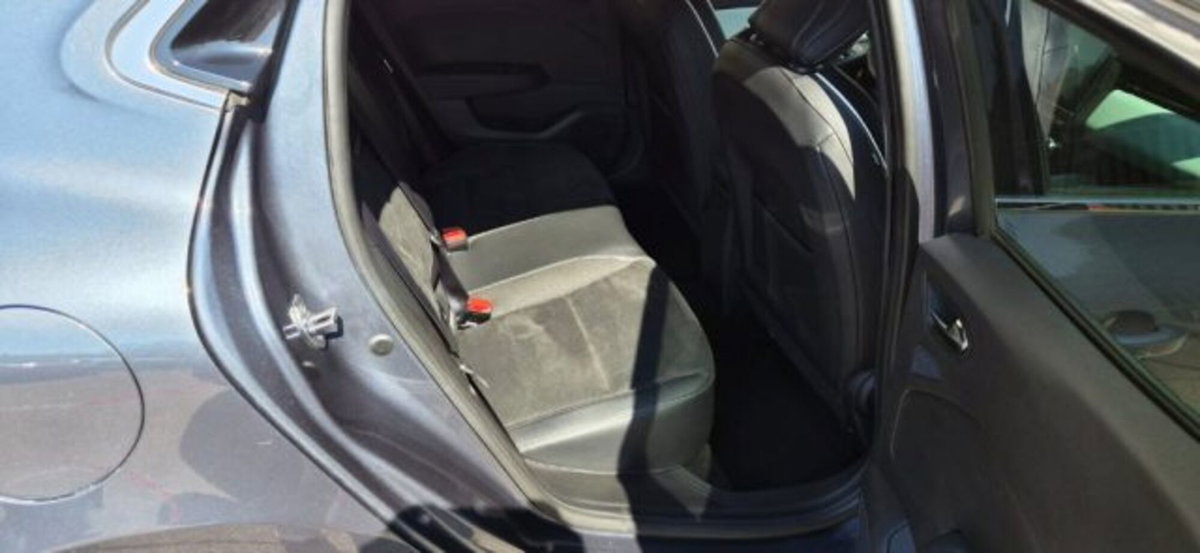 Renault Clio 1.0 tce Techno Gpl 100cv (11)