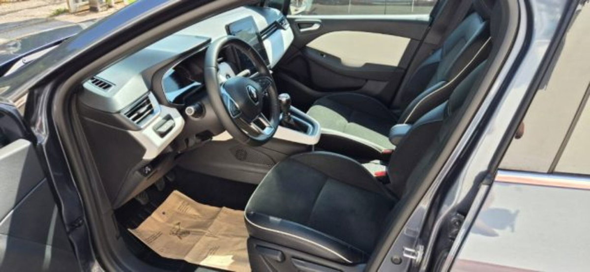 Renault Clio 1.0 tce Techno Gpl 100cv (7)