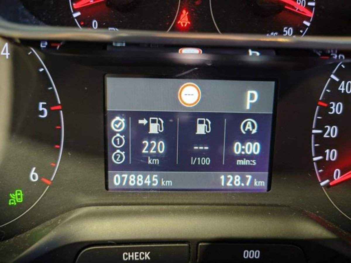 Opel Grandland X 1.5 diesel Ecotec Start&Stop aut. Advance (14)
