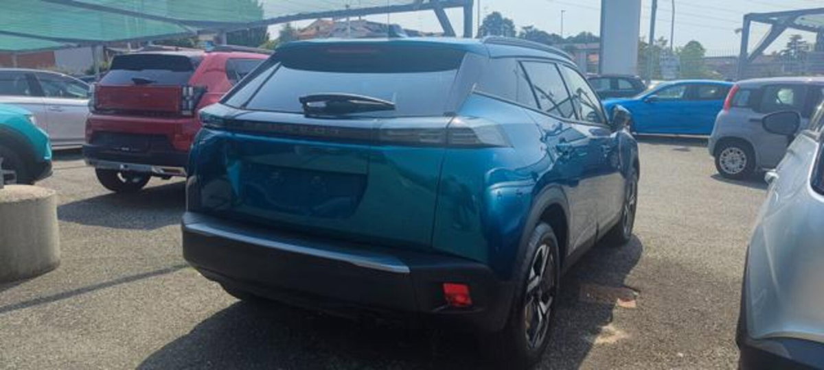 Peugeot 2008 PureTech 100 S&S Allure (4)