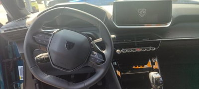 Peugeot 2008 PureTech 100 S&S Allure (9)