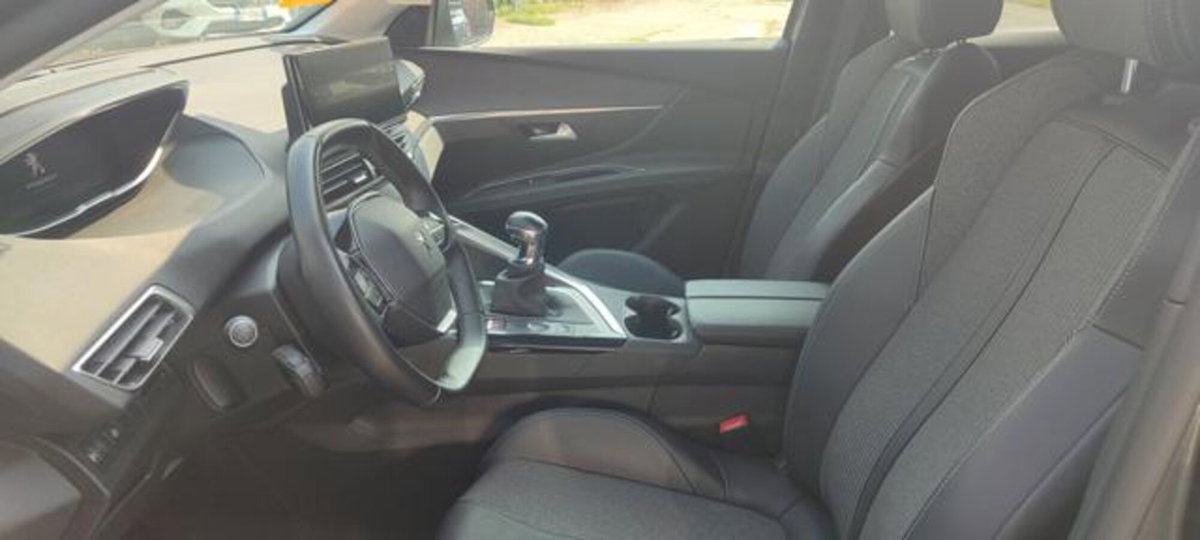 Peugeot 3008 PureTech Turbo 130 S&S Allure Pack (9)