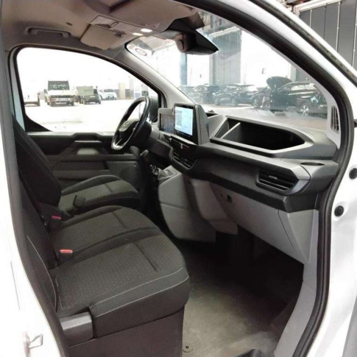 Ford Transit Custom  320 2.0 ecoblue 136cv combi M1 Trend L1H1 AWD A8 (11)