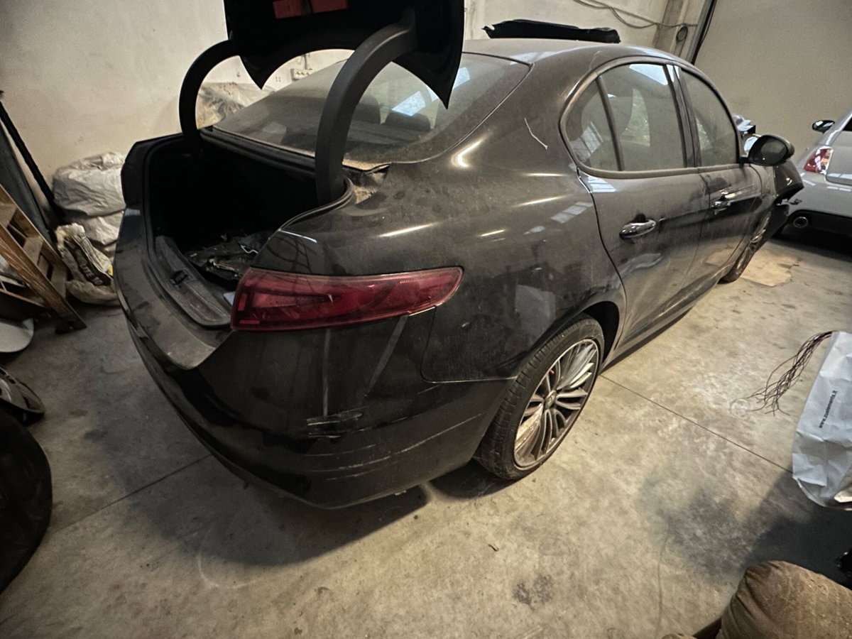Alfa Romeo Giulia 2.0 Turbo 200 CV AT8 Sprint (4)